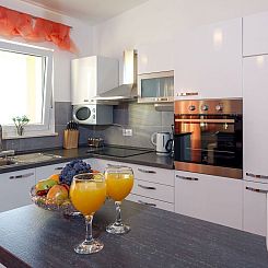 Appartement Wohnung in Dugi Rat mit Großer Terrasse