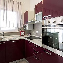 Appartement in Dugi Rat mit Großer Terrasse