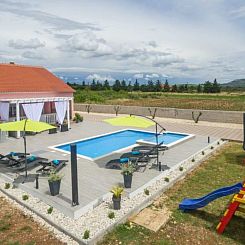 Vakantiehuis Beautiful villa Maris with pool