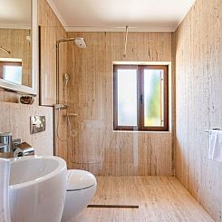 Vakantiehuis Villa Nena with heated pool, jacuzzi and sauna