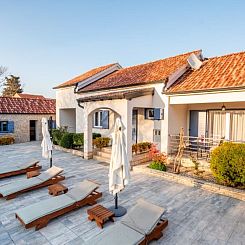 Vakantiehuis Villa Niko with heated pool