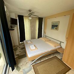 Appartement Charmantes Appartement im Pinienwald