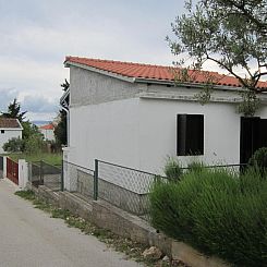 Vakantiehuis mit überdachter Terrasse und Meerblick