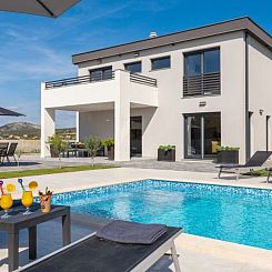 Vakantiehuis Villa Lacus in Vrana with pool