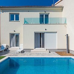 Vakantiehuis Villa Mandalina mit Pool und herrlichem Meerbli