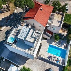 Appartement Moderne Ferienwohnung mit Pool