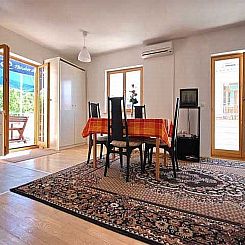 Appartement mit Terrasse