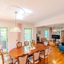 Vakantiehuis Gartenvilla am Meer Kožino