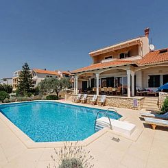Vakantiehuis Magnificent Villa Clara with big pool