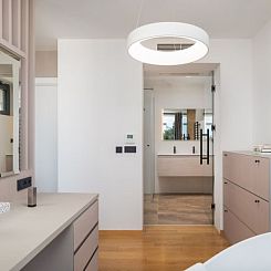 Vakantiehuis Villa Acacia with heated pool