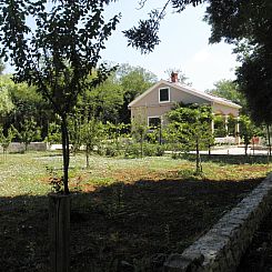 Vakantiehuis Am Fluss gelegenes Haus mit Galerieschlafplätz