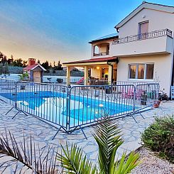 Vakantiehuis Villa Valentina Nin mit beheiztem Pool in Meere