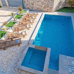 Vakantiehuis Villa mit beheiztem Pool, schöne Aussicht, Str