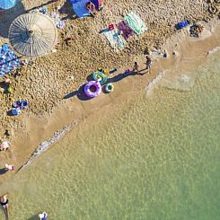 Vakantiehuis Strandhaus mit Pool in Meeresnähe