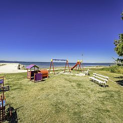 Vakantiehuis Seafront Villa Serena with pool and seaview