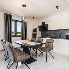 Vakantiehuis Villa Angelo mit Sauna, Fitnessraum und Pool