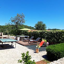 Vakantiehuis Romantisches Steinhaus für einen erholsamen Ur