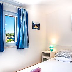 Vakantiehuis in Tisno mit Terrasse und Grill