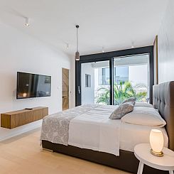Vakantiehuis Wunderschönes Ferienhaus in Sutivan mit Privat