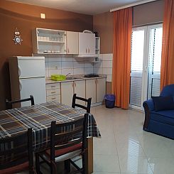 Appartement Wohnung in Pirovac mit Terrasse, Garten und Gril