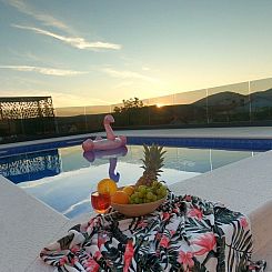 Vakantiehuis Modernes Ferienhaus mit eigenem Pool und Meerbl