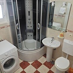 Appartement in Povlja mit gemeinschaftlichem Parkplatz