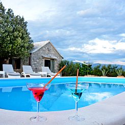 Vakantiehuis mit Terrasse und Pool in herrlicher Naturlandsc