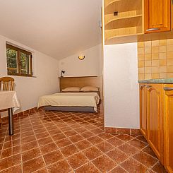 Appartement in Crikvenica mit Großem Garten