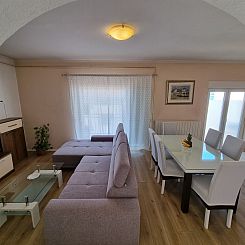Appartement Wohnung für 5 Personen mit Balkon