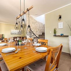 Vakantiehuis Eine luxuriöse Villa "Maslina" mit Pool und Gr