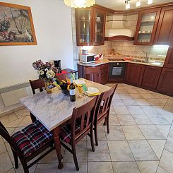 Appartement in Selce mit privatem Parkplatz