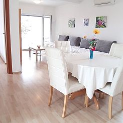 Appartement Helle Wohnung in Selce mit Terrasse