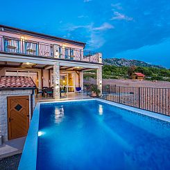 Vakantiehuis Meerblick Ferienvilla Haus Lucija mit Pool