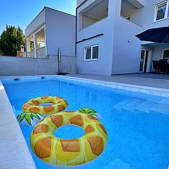 Appartement Apartment Bonum mit privatem Pool