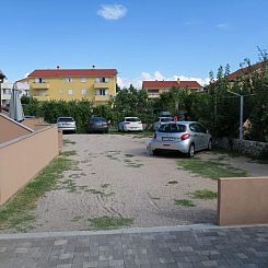Vakantiehuis Renoviertes Ferienhaus in Baska mit Terrasse