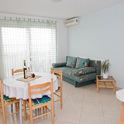 Appartement in Dramalj mit Terrasse