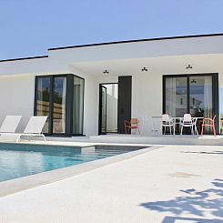 Vakantiehuis Luxuriöses Ferienhaus Sunny Garden in Barbat a