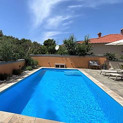 Vakantiehuis Villa Summer Escape in Barbat mit Garten und Au