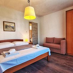 Appartement Große Wohnung in Palit mit Privatem Balkon