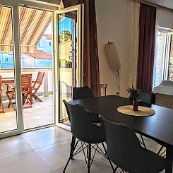 Appartement Große Wohnung in Palit mit Privatem Balkon