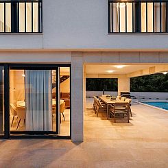 Vakantiehuis Brandneue Villa -beheizter Pool mit schönem Me