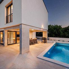 Vakantiehuis Brandneue Villa -beheizter Pool mit schönem Me