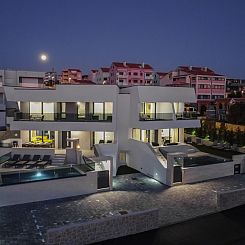 Vakantiehuis Luxusvilla Travera mit privatem Pool und Jacuzz