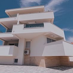 Vakantiehuis Pool Villa Aldura