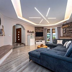 Vakantiehuis Ferienvilla mit Pool, ruhige Aria