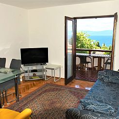 Appartement mit einem privaten Balkon mit Meerblick