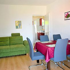 Appartement mit einer überdachten Terrasse
