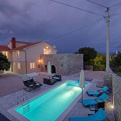 Vakantiehuis Luxuriöse Villa mit Pool, großem mediterranen