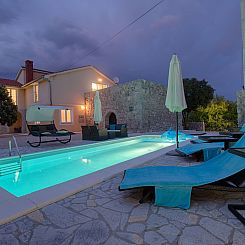 Vakantiehuis Luxuriöse Villa mit Pool, großem mediterranen