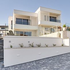 Vakantiehuis Neue moderne Villa "Smokva 1" mit Pool